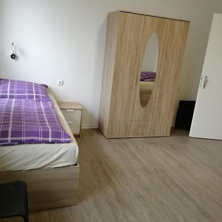 Haupthaus Moeblierte Zimmer Mit Eigenem Bad อูลเซิน ภายนอก รูปภาพ
