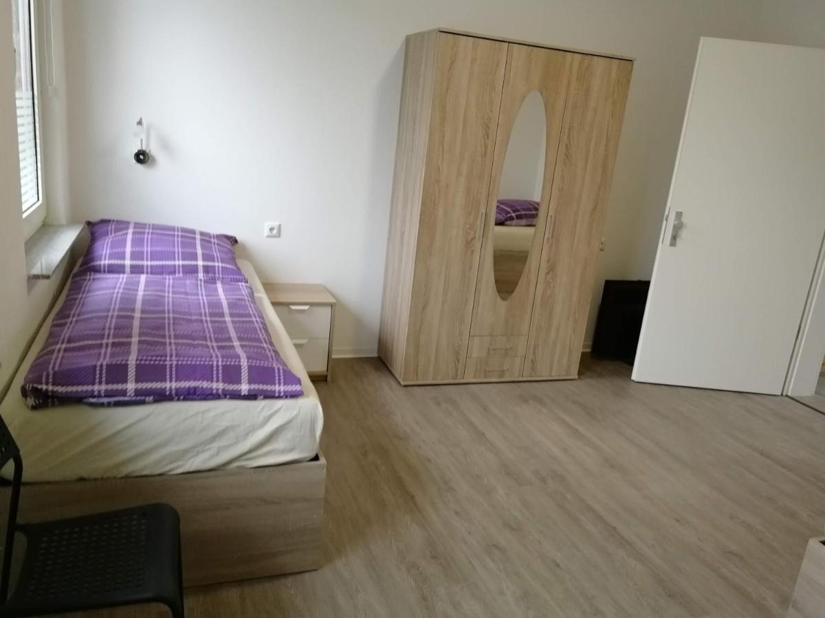 Haupthaus Moeblierte Zimmer Mit Eigenem Bad อูลเซิน ภายนอก รูปภาพ
