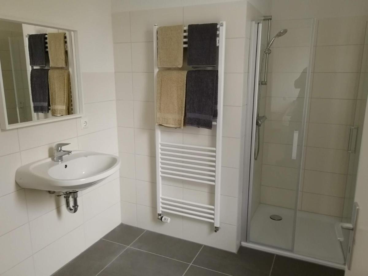 Haupthaus Moeblierte Zimmer Mit Eigenem Bad อูลเซิน ภายนอก รูปภาพ