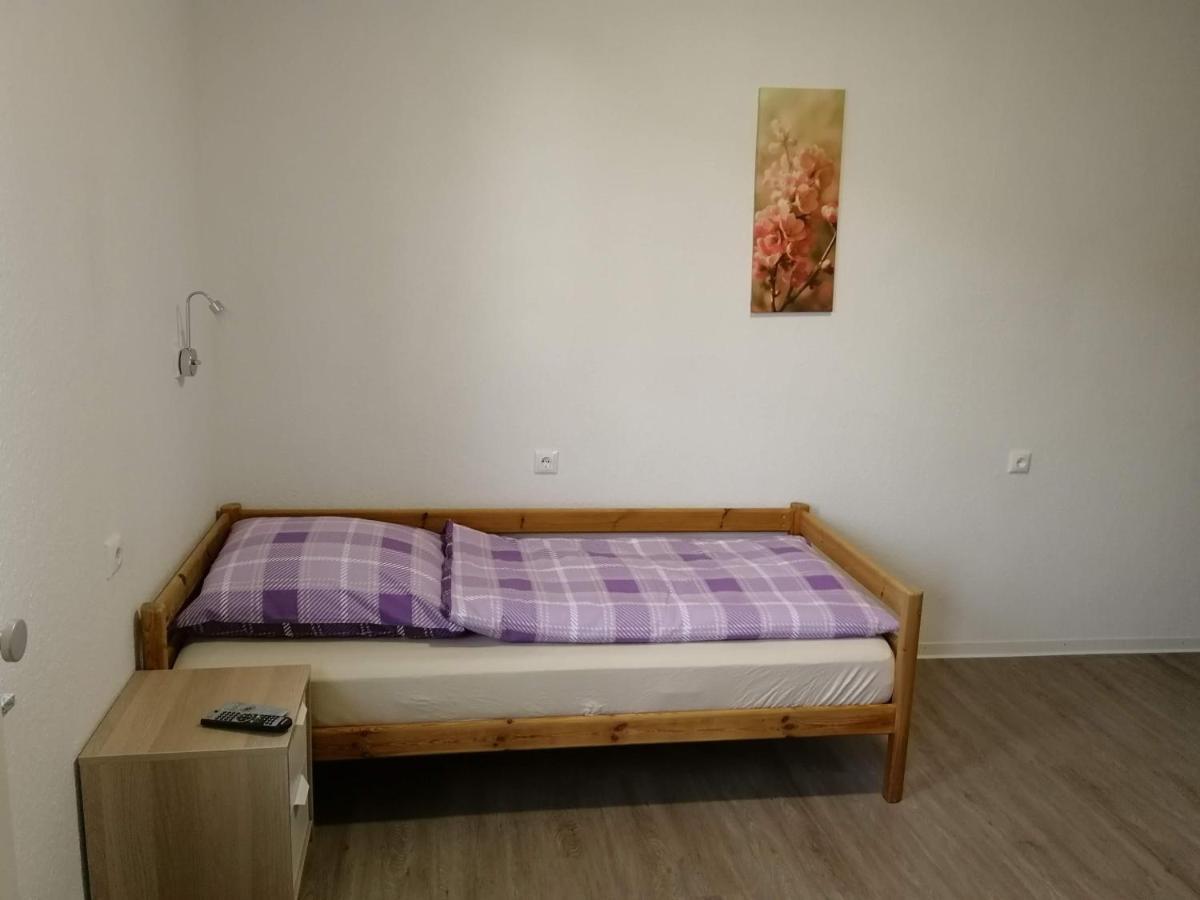 Haupthaus Moeblierte Zimmer Mit Eigenem Bad อูลเซิน ภายนอก รูปภาพ